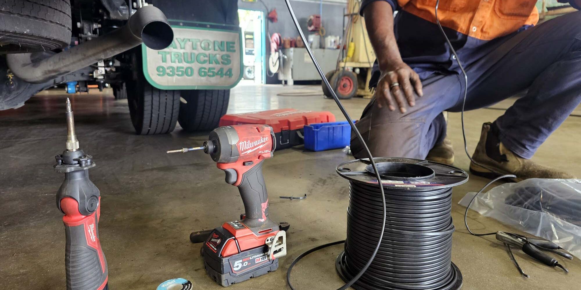 Auto electrical and air conditioning services